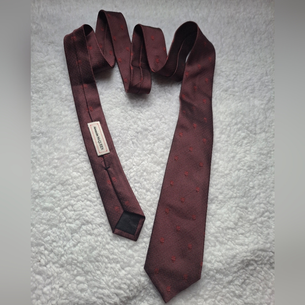 Alexander McQueen Burgundy Tie with Red Skull Accents